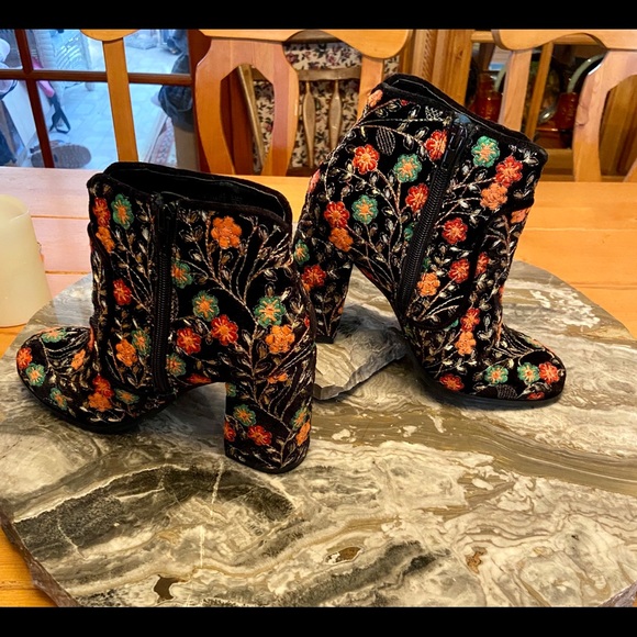 Fergie Tesla embroidered ankle bootie - Picture 3 of 7